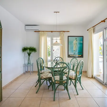 La Paloma Blanca By Abahana Calpe